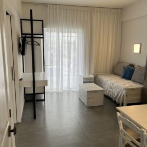 One Bedroom Apartments | Pool/Gardens View