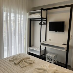 One Bedroom Apartments | Pool/Gardens View
