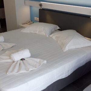 One_Bedroom_Apartments-Pool_view (12)